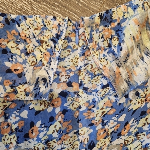 Chelsea and Violet Floral Flutter Maxi Dress NWOT size Medium - Picture 7 of 7